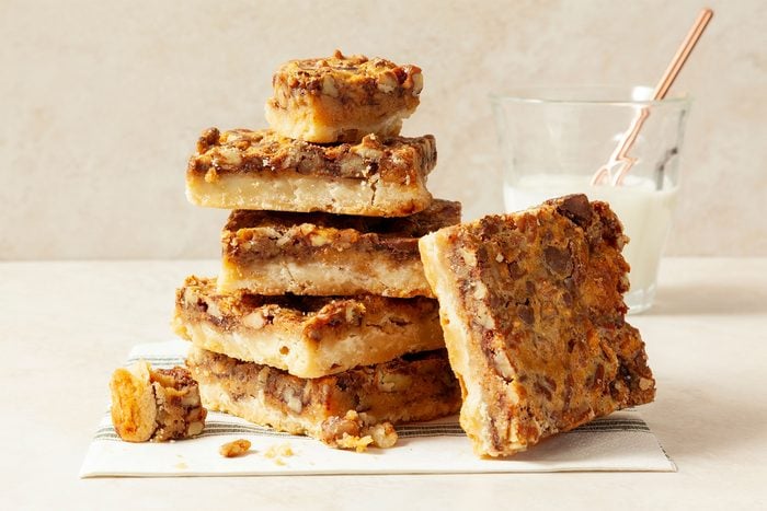 pecan pie bars ft24 3775 jr 0130 3 1767031630862